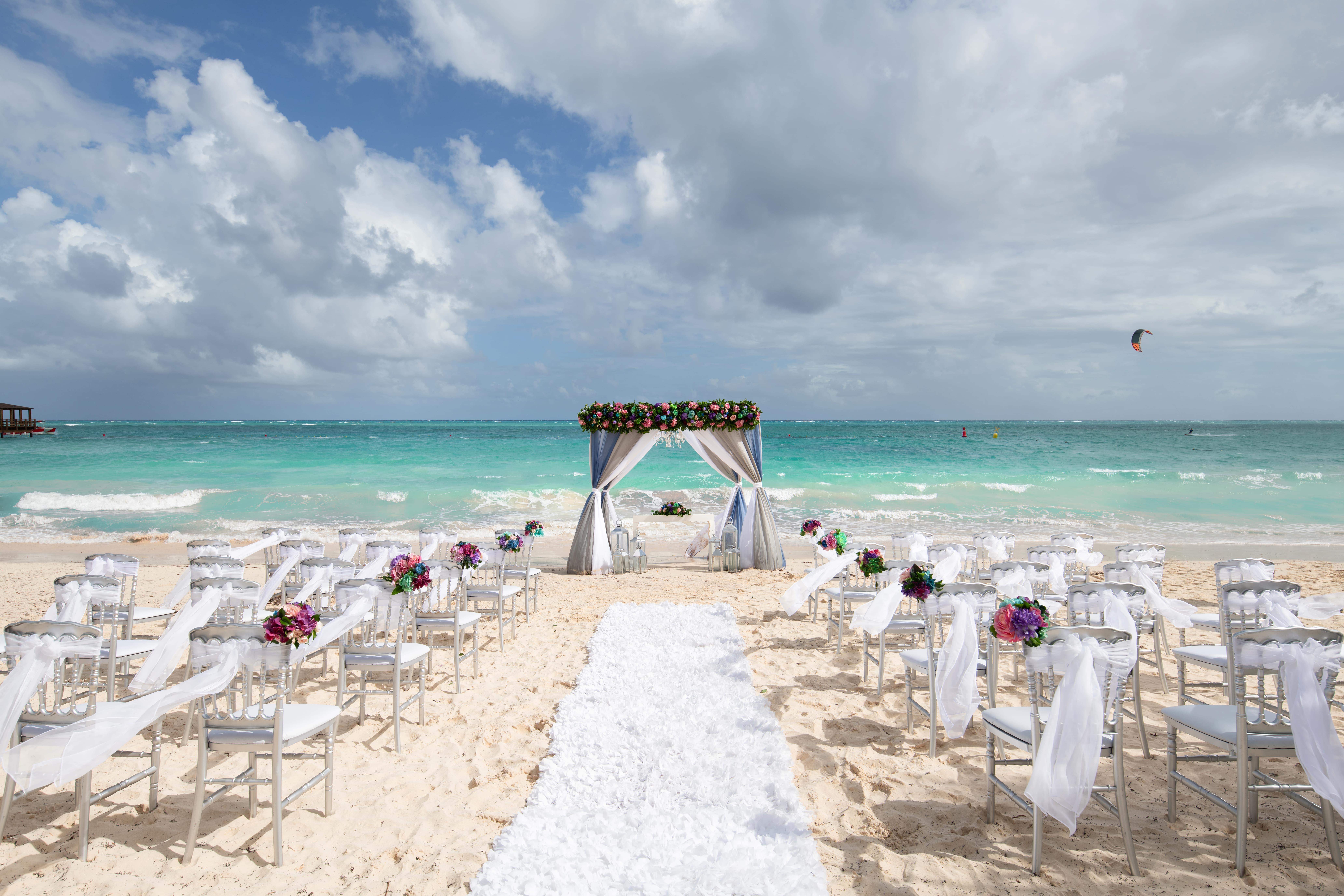 Impressive Premium Punta Cana Exterior foto Beach wedding in Cancun, Mexico