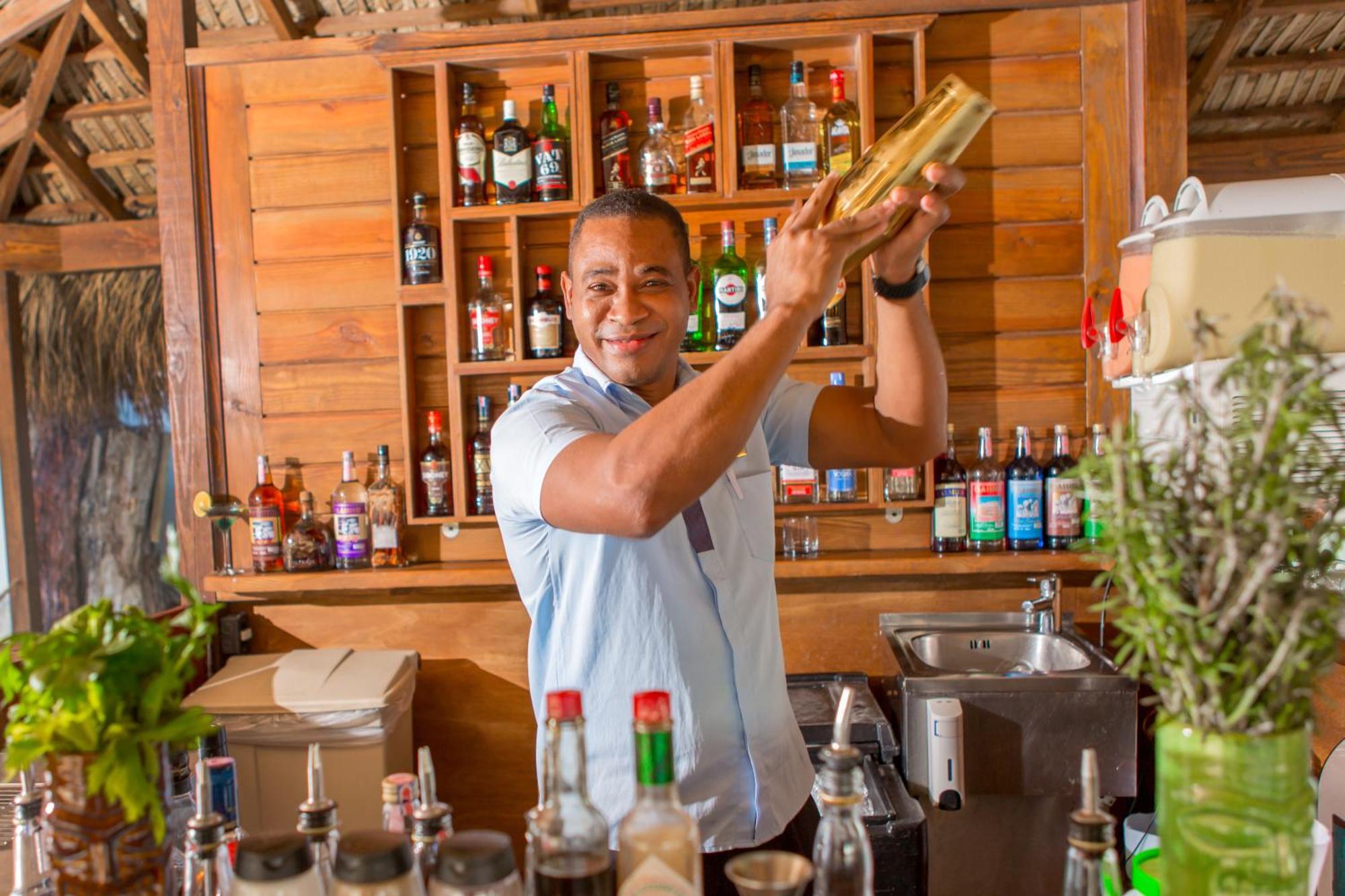 Impressive Premium Punta Cana Exterior foto Bartender at work